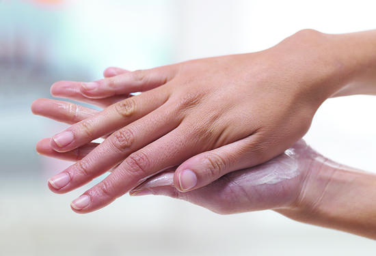foam hand sanitiser female